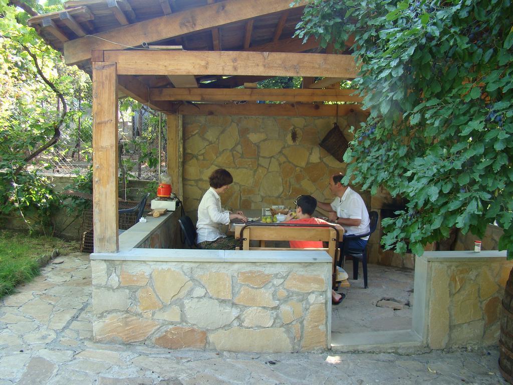 Guest House Ucha Mtsʼkhetʼa Buitenkant foto