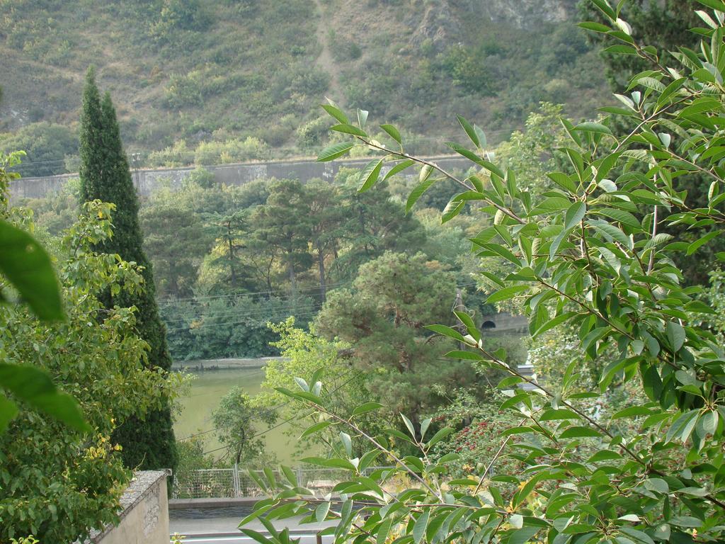 Guest House Ucha Mtsʼkhetʼa Buitenkant foto